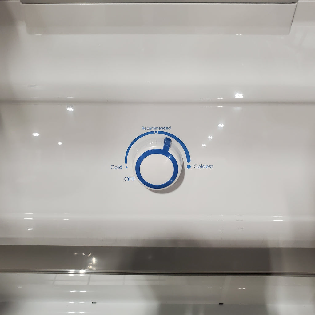 Pictures of Frigidaire 20 Cu. Ft. Garage Ready Upright Freezer in White 20SD003 - FRUF2020AW - Scratch & Dent (Moderate) - Neu Appliance Outlet - Discount Appliance Outlet in Austin, Tx