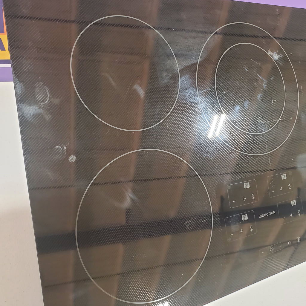 Pictures of Sharp European Black Mirror Finish 30 In. 4 Burner Cooktop with Bridge Element SDH3042DB - Scratch and Dent (Minor) - Neu Appliance Outlet - Discount Appliance Outlet in Austin, Tx