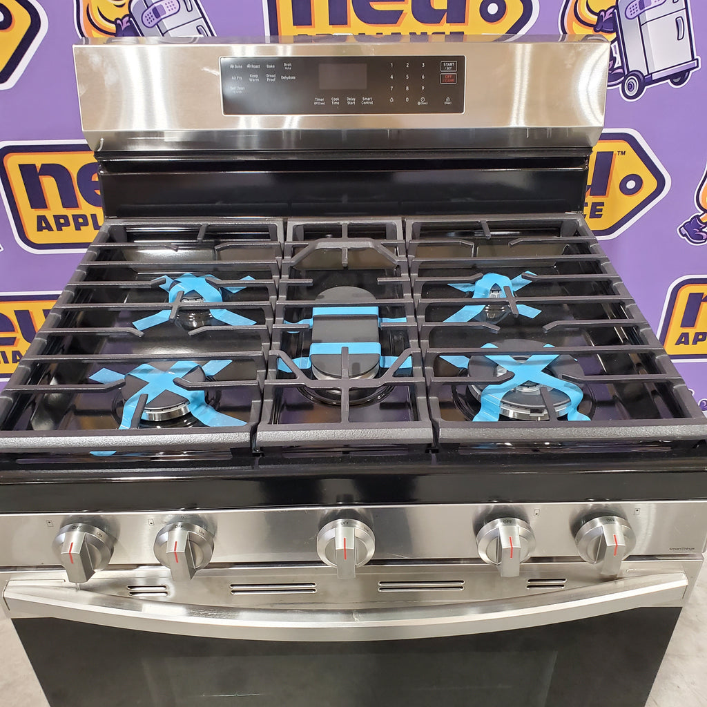 Pictures of Samsung Stainless Steel Smart Freestanding Gas 6.0 Cu. Ft. Range with No Preheat Are Fry and Convection NX60A6511SS - Open Box - Neu Appliance Outlet - Discount Appliance Outlet in Austin, Tx