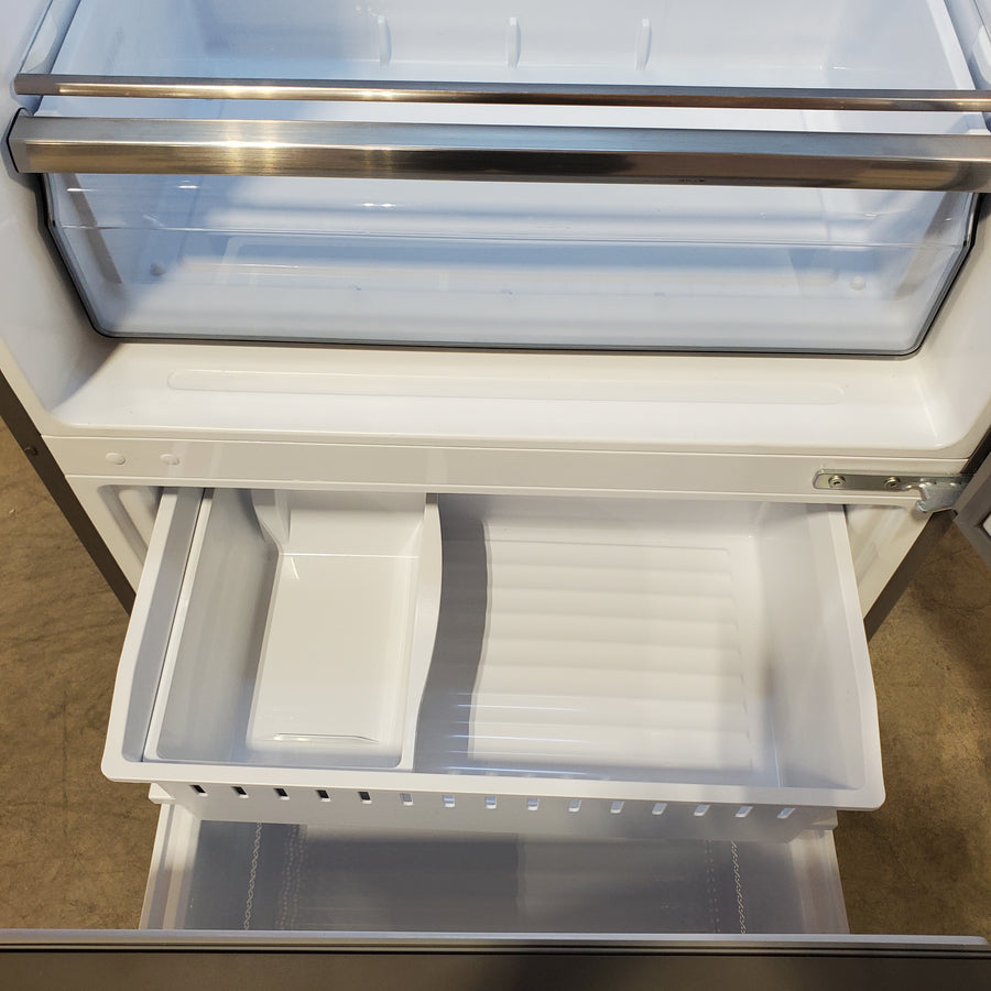 Hisense 33" Wide Counter Depth ENERGY STAR 17.2-cu ft Bottom-Freezer Refrigerator with Ice Maker in Fingerprint Resistant Stainless Steel 22136SD344 - HRB171N6BSE - Scratch & Dent (Minor)