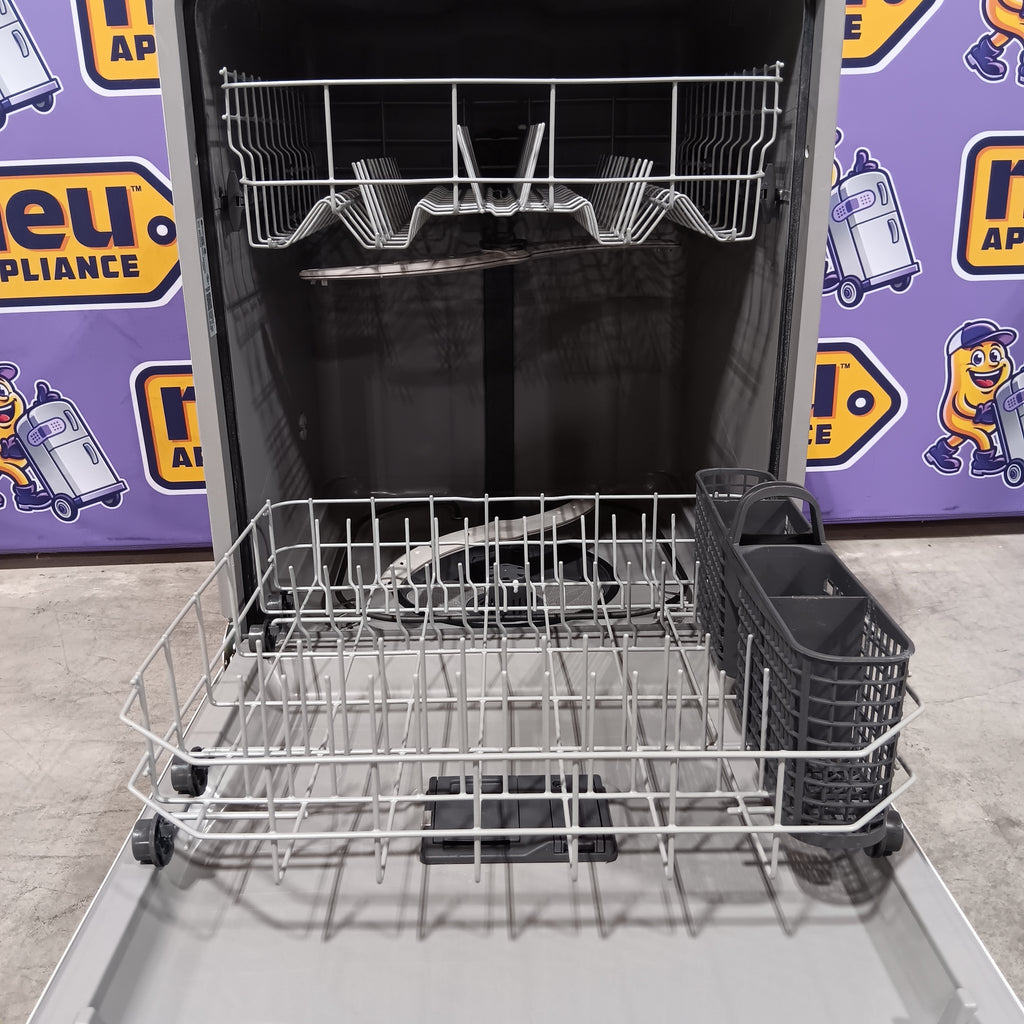 Pictures of GE® ENERGY STAR® Dishwasher with Front Controls in White 25CR142 - GDF460PGTWW - Scratch & Dent (Minor) - Neu Appliance Outlet - Discount Appliance Outlet in Austin, Tx