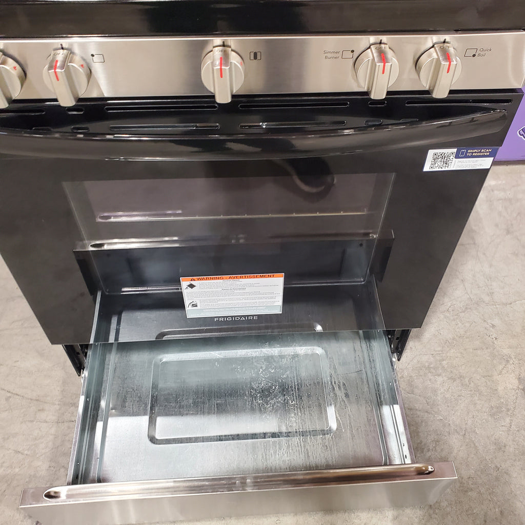 Frigidaire Stainless Steel Gas Range with Air Fry and Five Burner Cooktop 17SD096 - FCRG3083AS - Scratch & Dent (Minor)