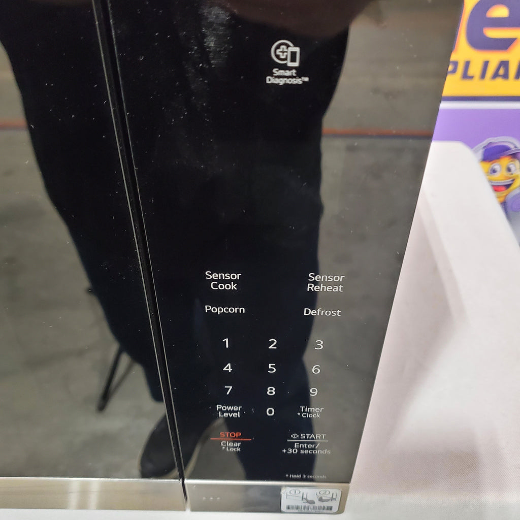 Pictures of LG 1.5 cu. ft. NeoChef™ Countertop Microwave with Smart Inverter and Sensor Cooking 17SD207 - MSER1590S - Scratch & Dent (Minor) - Neu Appliance Outlet - Discount Appliance Outlet in Austin, Tx