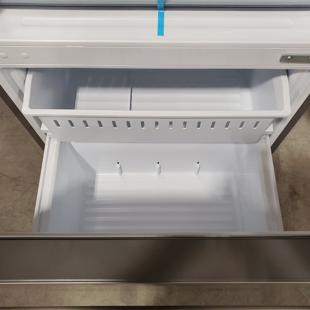 Pictures of Hisense Counter Depth Bottom Freezer 17.2 Cu. Ft. Refrigerator with LED Lighting and Super Cool and Super Freeze in Fingerprint Stainless Steel 24SD051 - HRB171N6ASE - Scratch and Dent (Minor) - Neu Appliance Outlet - Discount Appliance Outlet in Austin, Tx