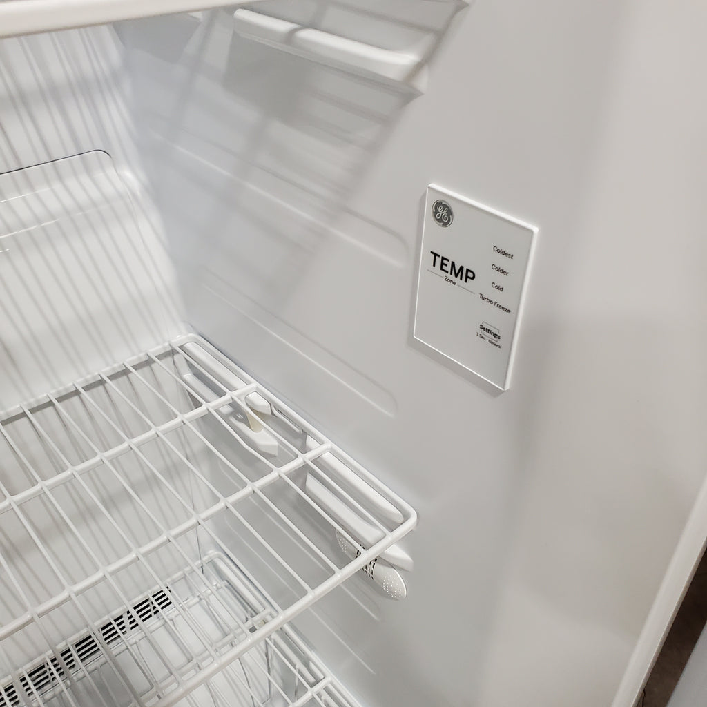 Pictures of GE® 14.2 Cu. Ft. Frost-Free Garage Ready Upright Freezer in White 251311SD932 - FUF21QRRWW - Scratch & Dent (Moderate) - Neu Appliance Outlet - Discount Appliance Outlet in Austin, Tx