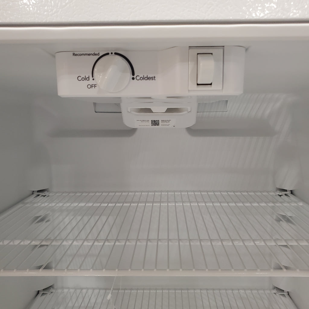 Pictures of Frigidaire 18 Cu. Ft. Garage Ready Top Freezer Refrigerator 20231SD242 - FFHT1814WW - Scratch & Dent (Major) - Neu Appliance Outlet - Discount Appliance Outlet in Austin, Tx