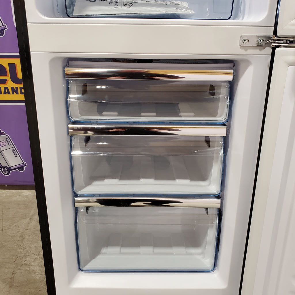 Unique 275 Litre 12/24 DC Refrigerator/Freezer 25138SD752 - UGP-275L - Scratch & Dent (Minor)