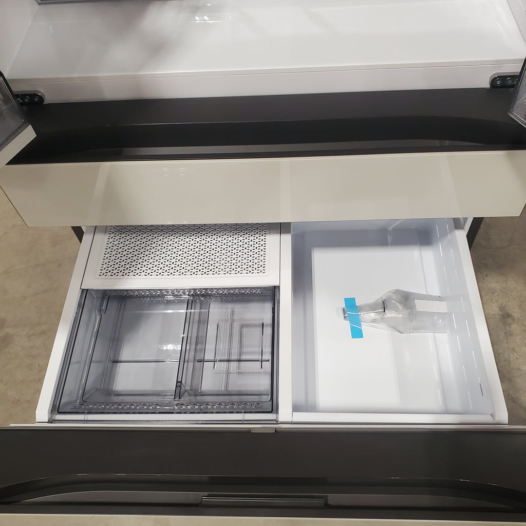 Pictures of Samsung Bespoke 29 cu ft. 4-Door Standard Depth French Door Smart Refrigerator with Beverage Center Auto Fill Pitcher and Dual Ice Maker with Ice Bites™ in White Glass 22SD055 - RF29BB86004MAA - Open Box - Neu Appliance Outlet - Discount Appliance Outlet in Austin, Tx