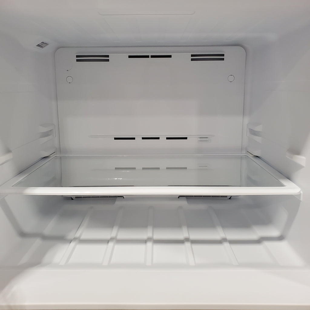 Pictures of Vissani 18.1 cu. ft. Top Freezer Refrigerator with Adjustable Glass Shelving in White, Garage Ready 251312SD984 - MDTF18WHR5 - Scratch & Dent (Moderate) - Neu Appliance Outlet - Discount Appliance Outlet in Austin, Tx