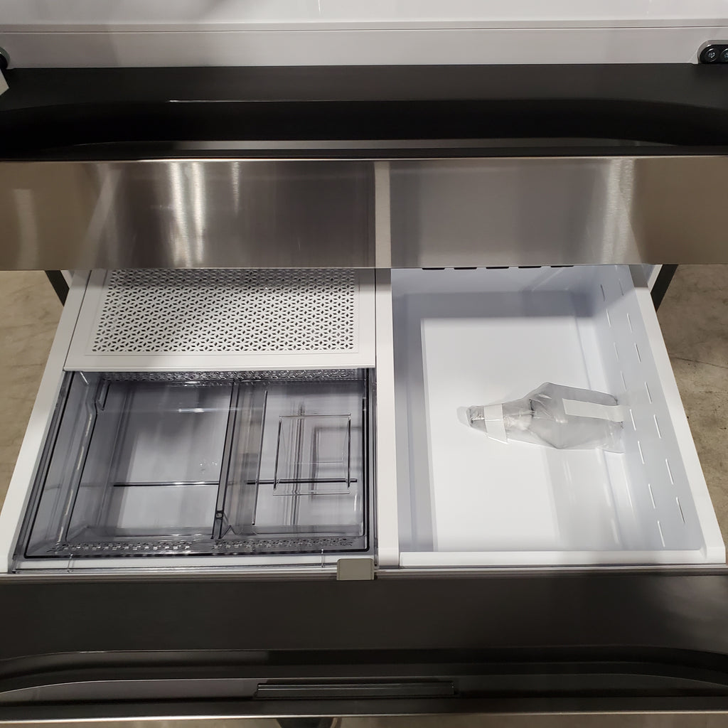 Pictures of Samsung 29 cu. ft. Bespoke 4-Door French Door Refrigerator with Beverage Center™ in Stainless Steel 4SD406 - RF29BB8600QL - Scratch & Dent (Minor) - Neu Appliance Outlet - Discount Appliance Outlet in Austin, Tx