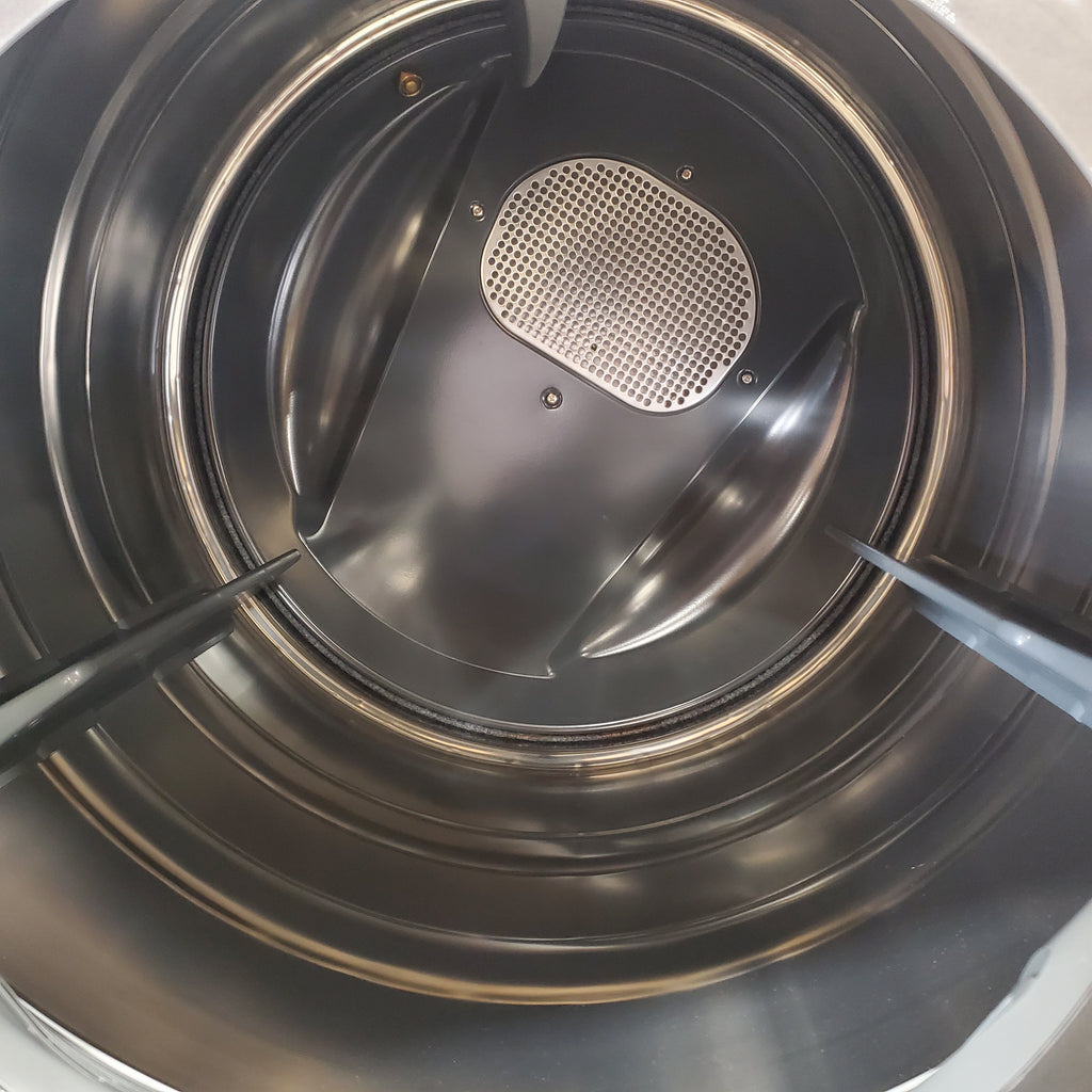 Pictures of Electrolux Titanium 600 Series Laundry Tower Single Unit 4.5 cu ft Washer & 8 cu ft Electric Dryer 25136SD612 - ELTE7600AT - Scratch & Dent (Minor) - Neu Appliance Outlet - Discount Appliance Outlet in Austin, Tx
