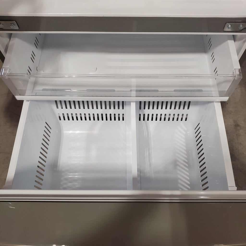 Pictures of LG 28 cu. ft. 3 Door French Door, Ice and Water with Single Ice Maker in Printproof Stainless Steel 4SD138 - LRFS28XBS - Scratch & Dent (Minor) - Neu Appliance Outlet - Discount Appliance Outlet in Austin, Tx