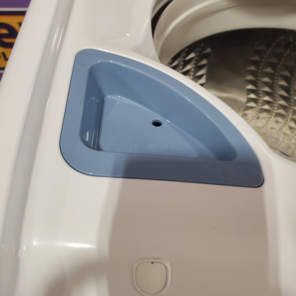Pictures of Samsung 4.5 cu. ft. Top Load Washer with Vibration Reduction Technology+ in White WA45T3200AW - Open Box and Samsung 7.2 cu. ft. Electric Dryer with Sensor Dry in White 16125 - DVE45T3200W - Open Box - Neu Appliance Outlet - Discount Appliance Outlet in Austin, Tx