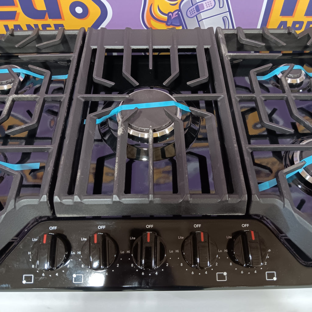 Frigidaire 5-Burner 36 inch Gas Cooktop in Black 3SD362 - FCCG3627AB - Scratch & Dent (Minor)