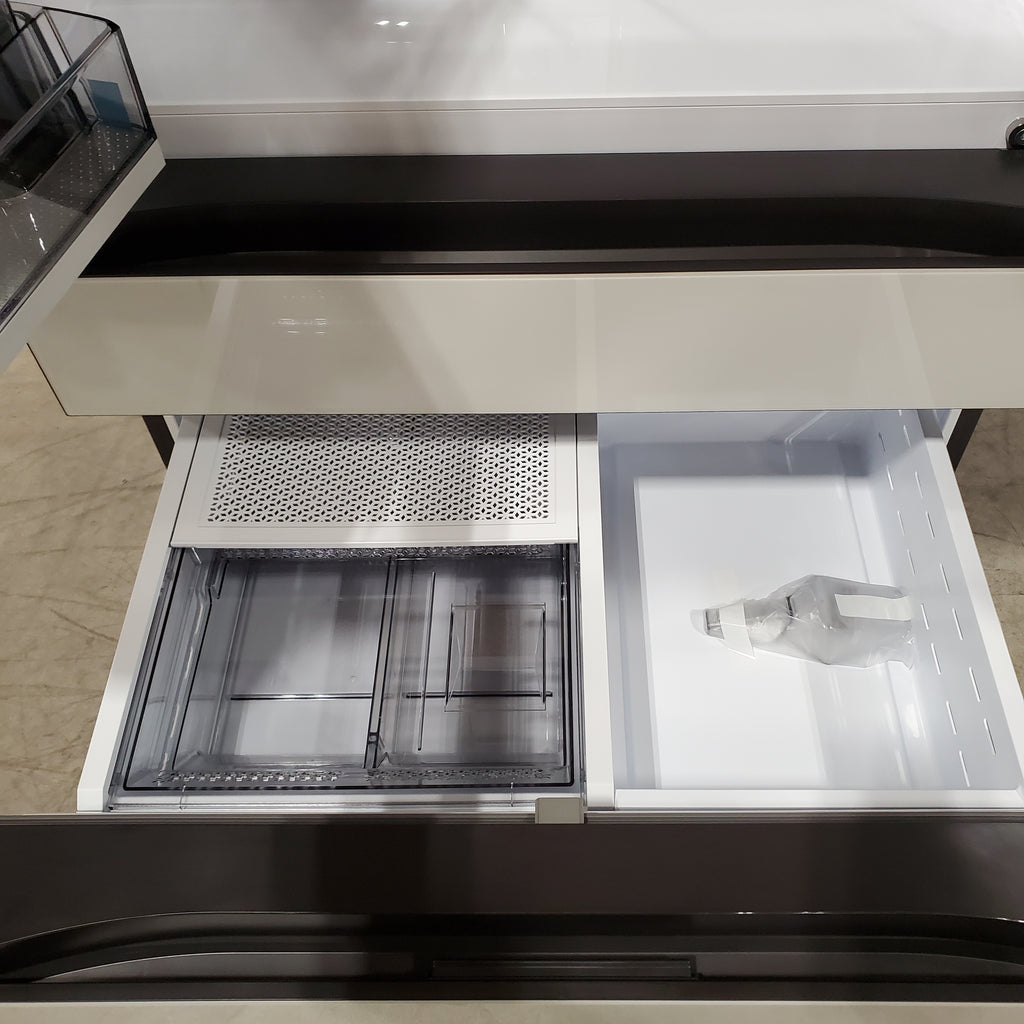 Pictures of Samsung Bespoke 29 cu ft. 4-Door Standard Depth French Door Smart Refrigerator with Beverage Center Auto Fill Pitcher and Dual Ice Maker with Ice Bites™ in White Glass 4SD408 - RF29BB86004MAA - Open Box - Neu Appliance Outlet - Discount Appliance Outlet in Austin, Tx