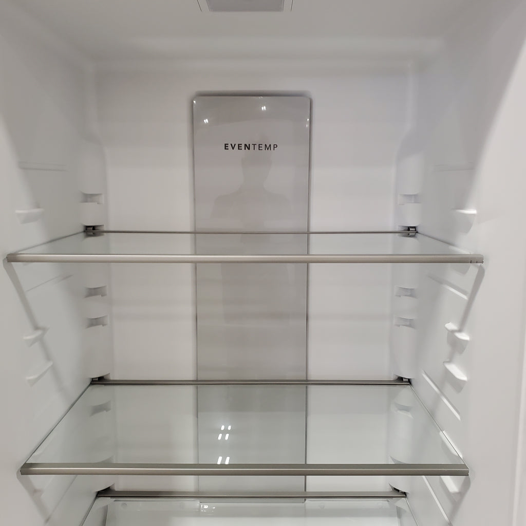 Pictures of Frigidaire 20 Cu. Ft. ENERGY STAR Garage Ready Carbon Upright Freezer with EvenTemp™ Cooling System 20SD109 - FFUE2024AN - Scratch & Dent (Minor) - Neu Appliance Outlet - Discount Appliance Outlet in Austin, Tx
