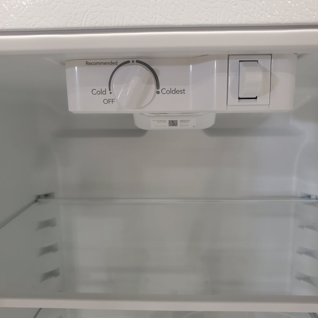Pictures of Frigidaire 30 in. Width 18.3 cu. ft. Top Freezer Refrigerator with EvenTemp Cooling System in White 3SD1049 - FFTR1835VW - Scratch & Dent (Moderate) - Neu Appliance Outlet - Discount Appliance Outlet in Austin, Tx