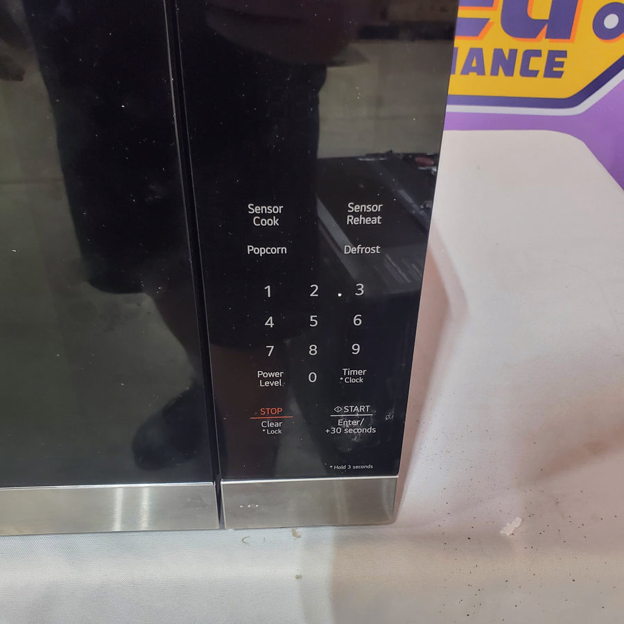 LG 1.5 cu. ft. NeoChef™ Countertop Microwave with Smart Inverter and Sensor Cooking MSER1590S - Open Box