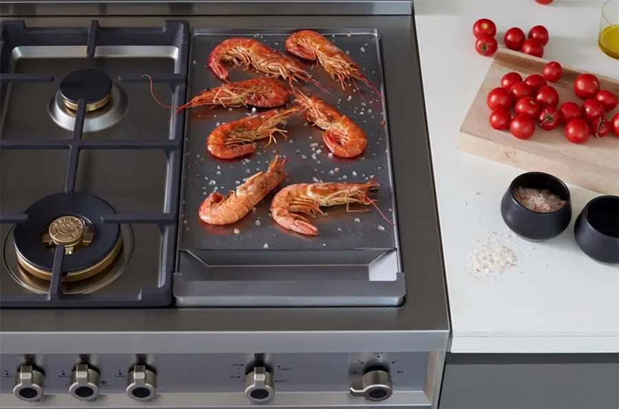 Bertazzoni 48 Inch Freestanding Professional Gas Range with 6 Sealed Burners, Double Oven, 7.1 Cu. Ft. Total Capacity in Bianco White PROF486GGASBIT - Scratch & Dent (Minor)