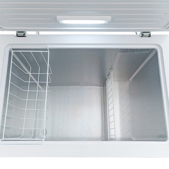 Pictures of Magic Chef 7.0 cu. ft. Chest Freezer in White with 7.0 Cu. Ft. Capacity, Manual Defrost, and Sliding-Bulk Storage Baskets HMCF7W4 - Scratch & Dent (Moderate) - Neu Appliance Outlet - Discount Appliance Outlet in Austin, Tx