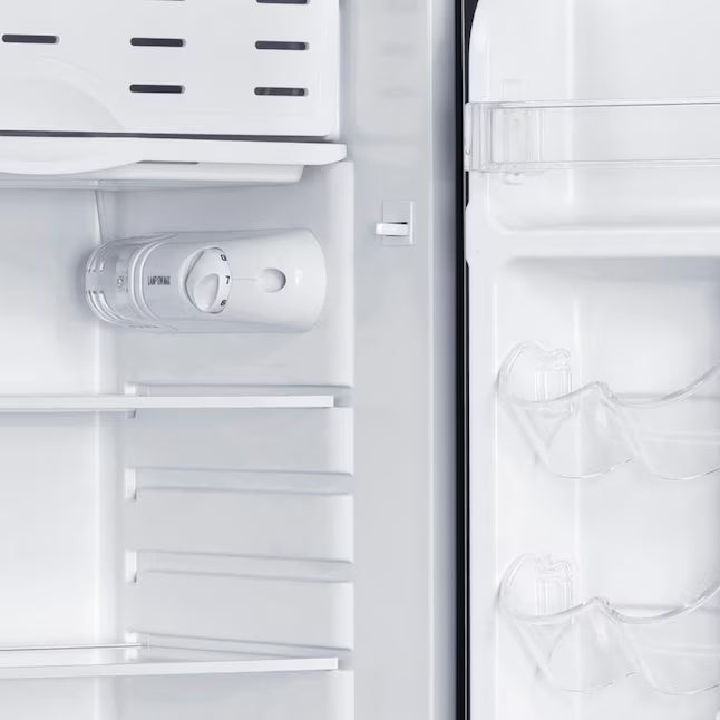 Magic Chef 4.4-cu ft Mini Fridge with Freezer ENERGY STAR in Black HMR440BE - Scratch & Dent (Moderate)