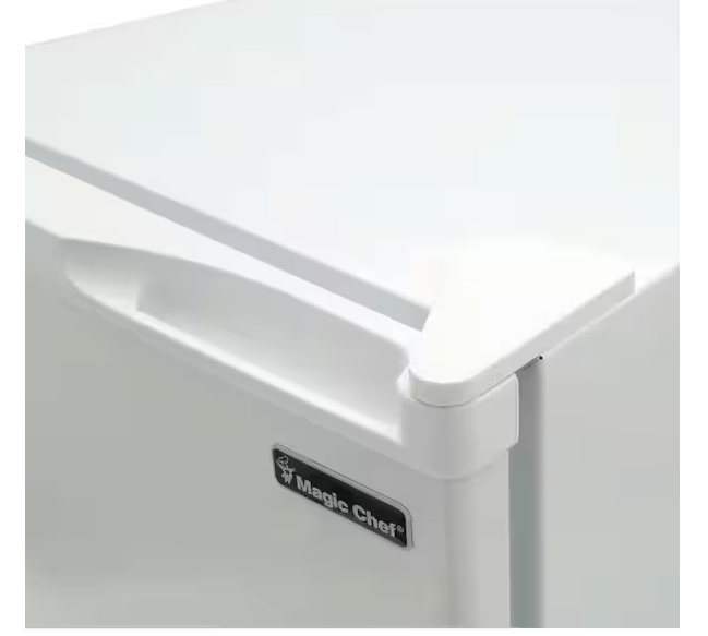 Pictures of Magic Chef 3.0 cu. ft. Manual Defrost Upright Freezer in White tstSA53 - MCUF3WE - Open Box - Neu Appliance Outlet - Discount Appliance Outlet in Austin, Tx
