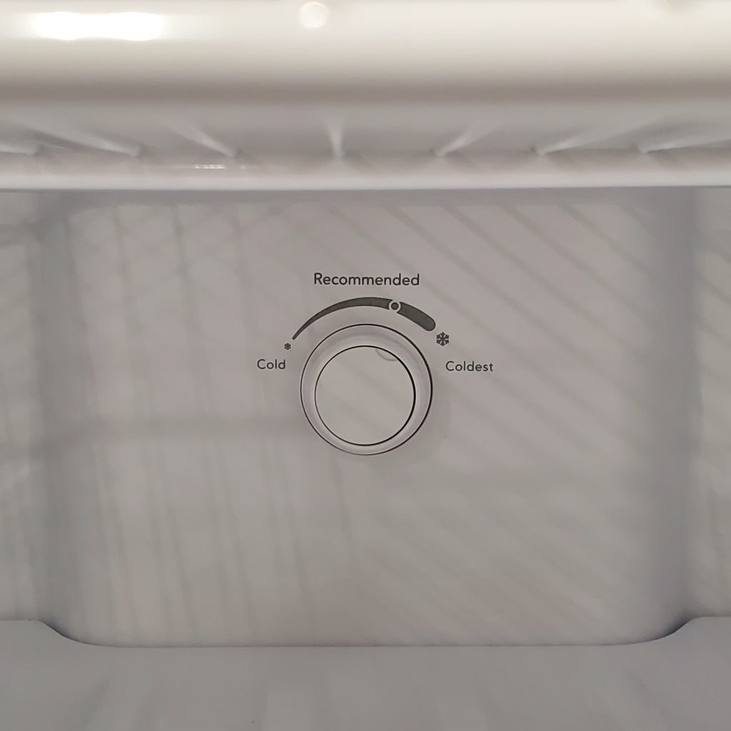 Frigidaire Top Freezer 18 Cu. Ft. Capacity Refrigerator with Spacious Interior Storage and Bright LED Lighting in White 3SD1058 - FFHT1822UW - Scratch and Dent (Minor)