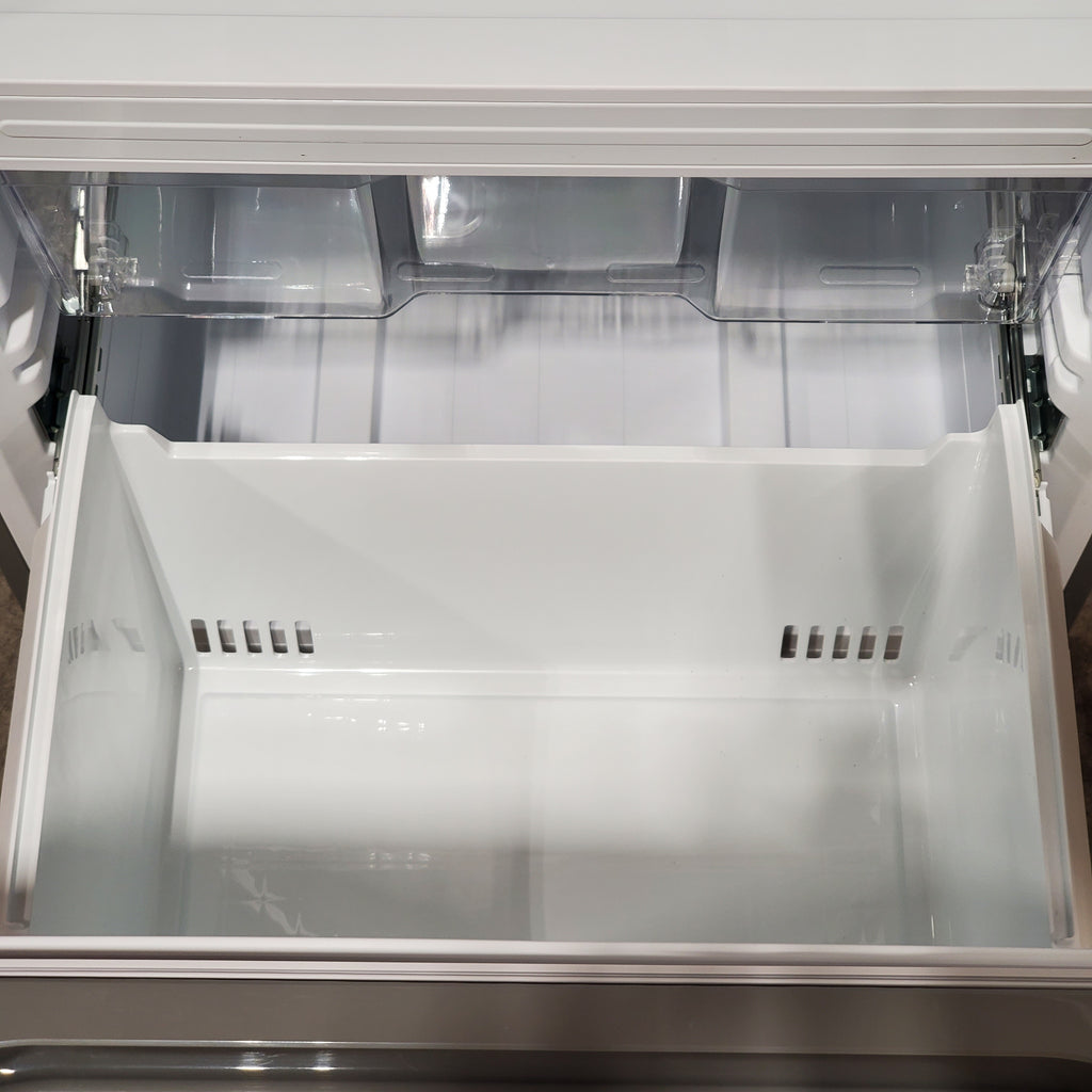 Pictures of Vissani 18.7 cu. ft. Bottom Freezer Refrigerator in Stainless Steel 25SD080 - MDBF18SS - Scratch & Dent (Minor) - Neu Appliance Outlet - Discount Appliance Outlet in Austin, Tx