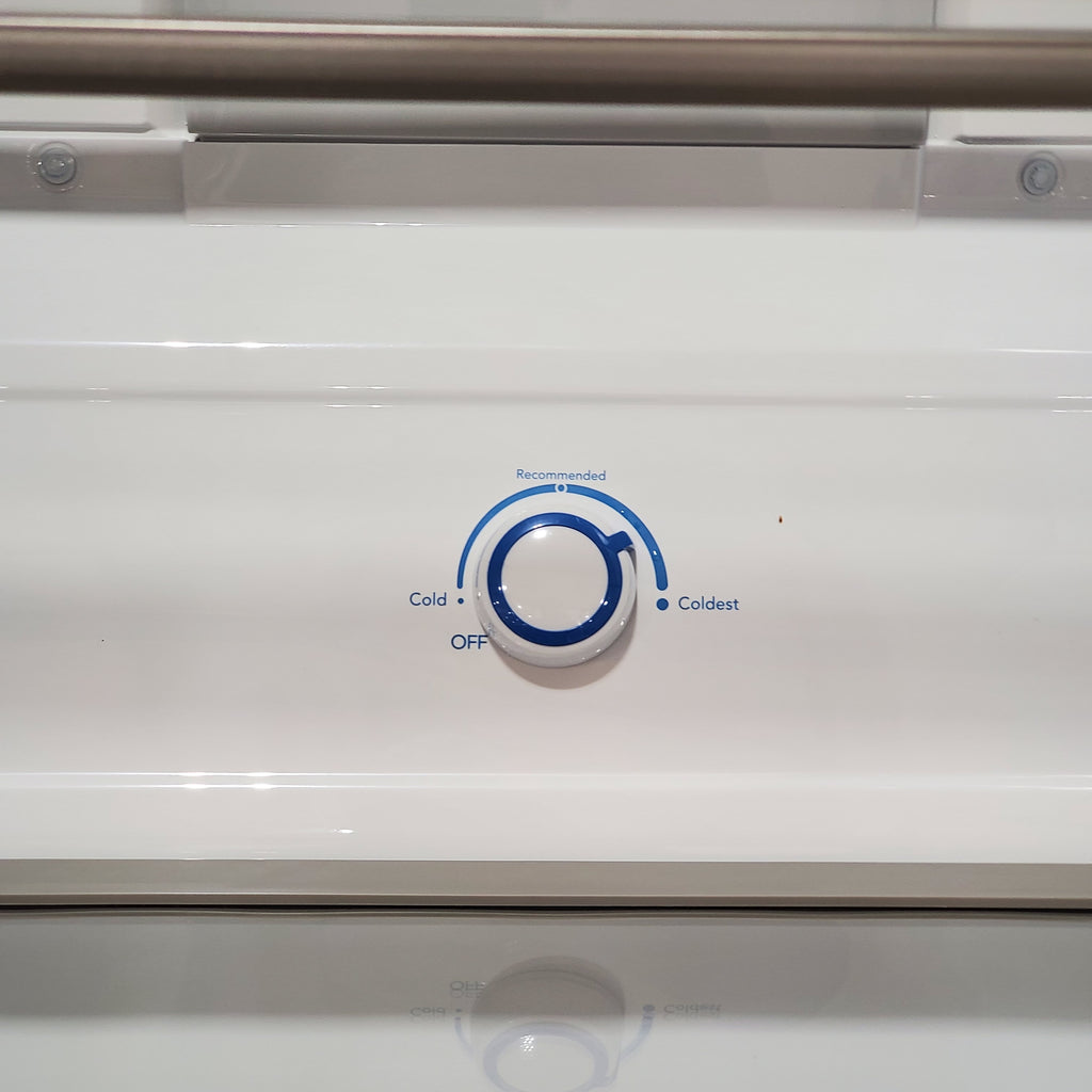 Frigidaire 20 Cu. Ft. Garage Ready Upright Freezer in White 3SD894 - FRUF2020AW - Scratch & Dent (Minor)