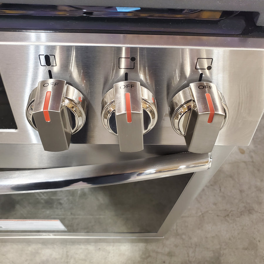 Frigidaire Slide-in Gas Stainless Steel Range with Steam Clean with Five Burner Cooktop and Even Baking Technology 20531SD468 - FCFG3062AS - Scratch & Dent (Minor)