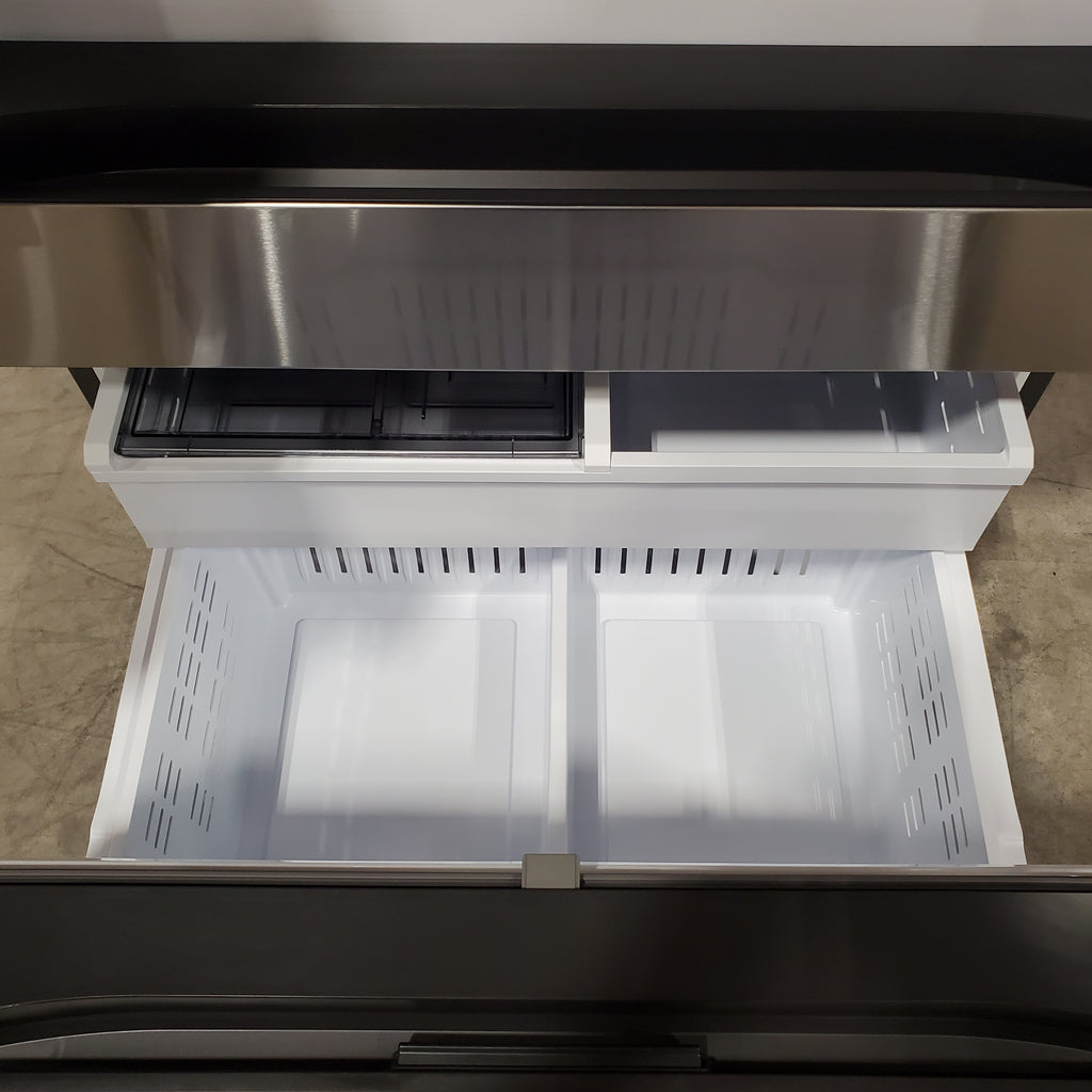 Pictures of Samsung 29 cu. ft. Bespoke 4-Door French Door Refrigerator with Beverage Center™ in Stainless Steel 4SD406 - RF29BB8600QL - Scratch & Dent (Minor) - Neu Appliance Outlet - Discount Appliance Outlet in Austin, Tx