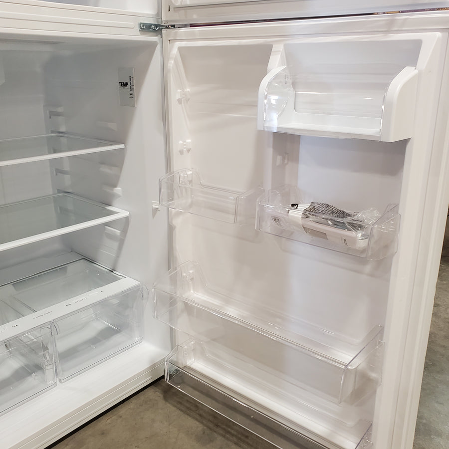 Vissani 18.1 cu. ft. Top Freezer Refrigerator with Adjustable Glass Shelving in White, Garage Ready 25139SD786 - MDTF18WHR5 - Scratch & Dent (Moderate)