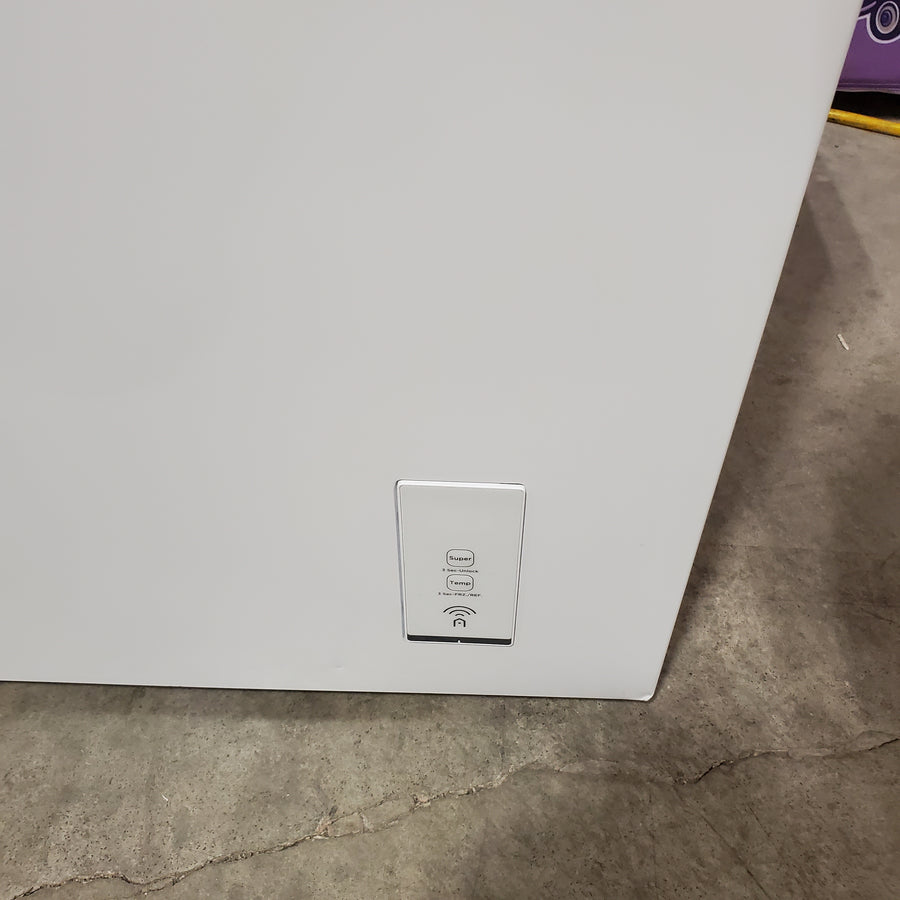 Vissani 8.8 cu. ft. Manual Defrost Convertible Garage Ready Chest Freezer in White, Powered by Hubspace MDCF9WH - Scratch & Dent (Major)