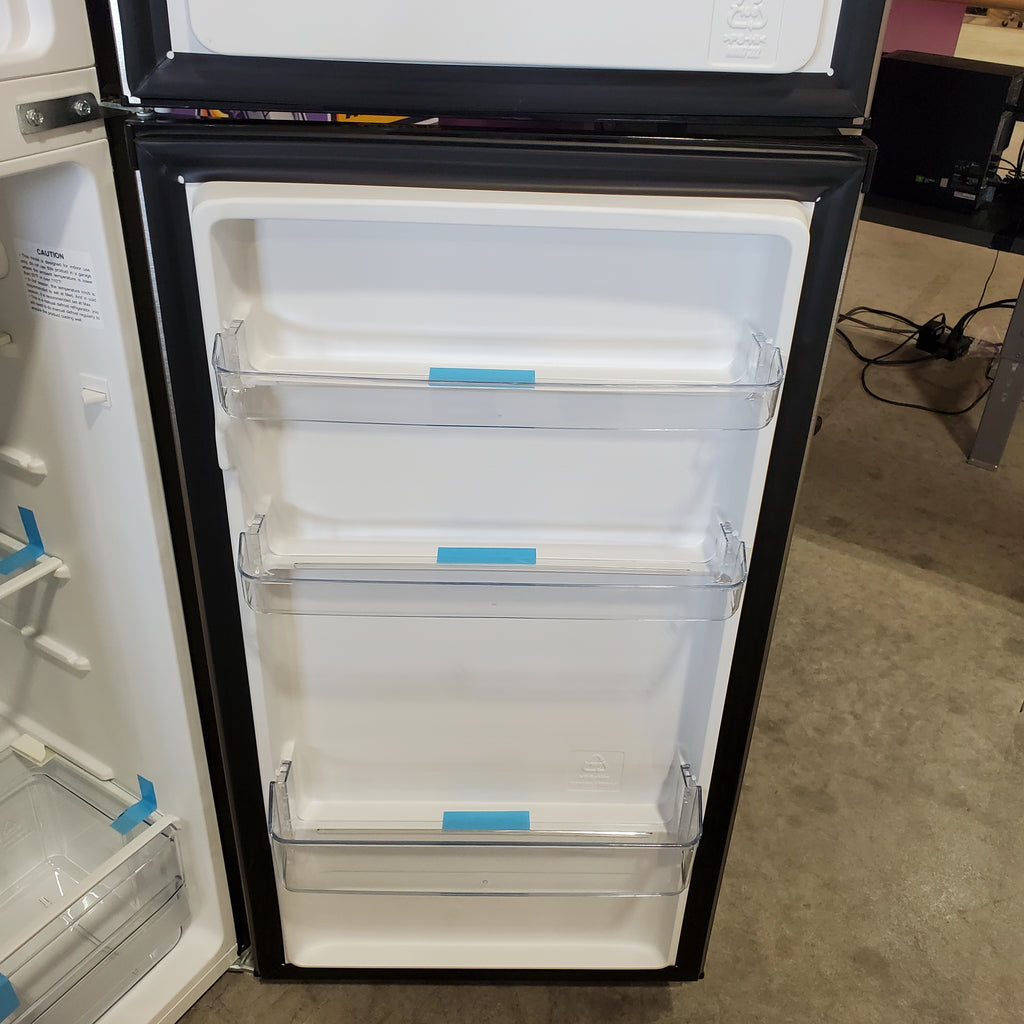 Pictures of Vissani 7.1 cu. ft. Top Freezer Refrigerator with Adjustable Shelf in Stainless Steel MDFF7SS - Scratch & Dent (Minor) - Neu Appliance Outlet - Discount Appliance Outlet in Austin, Tx