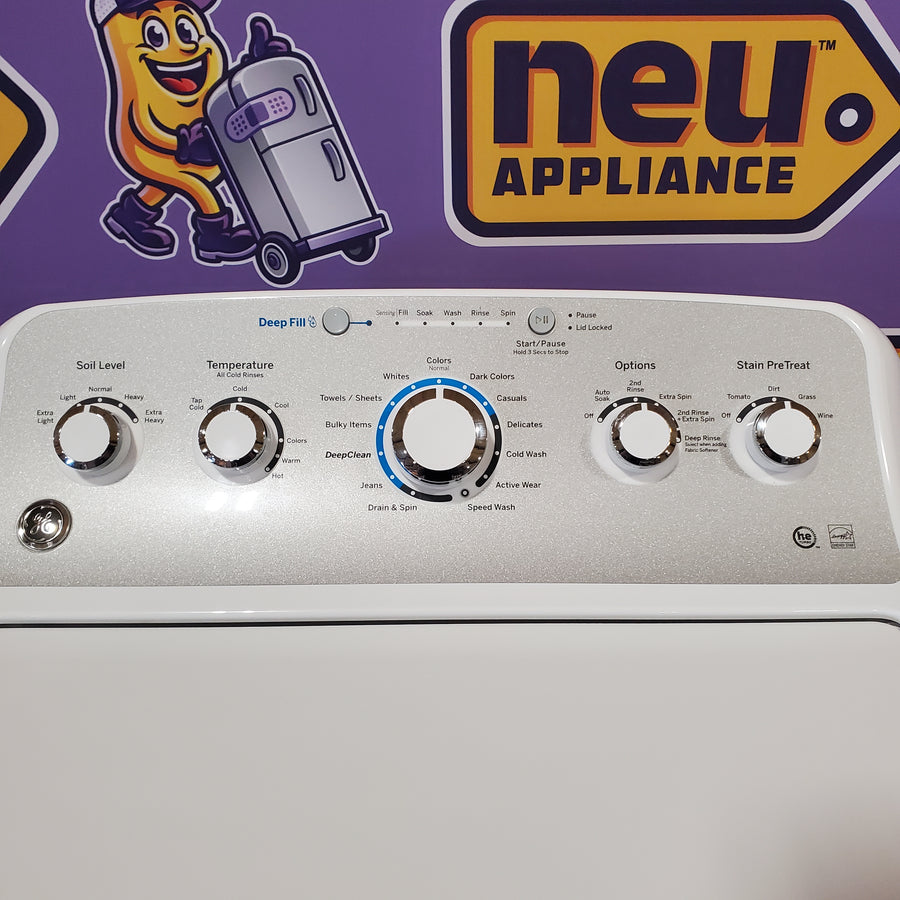 GE White Top Load 4.4 Cu. Ft. Washer with Stainless Steel Basket GTW490ACJWS - Scratch &Dent (Major) and GE White Electric 7.2 Cu. Ft. Dryer with Aluminized Alloy Drum 16253 - GTD45EASJWS - Scratch & Dent (Moderate)
