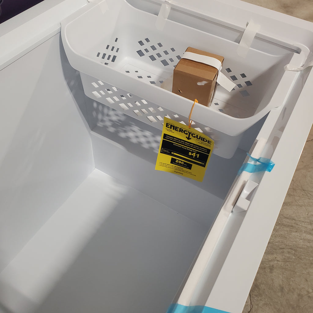 Pictures of Frigidaire 15 Cu. Ft. Garage Ready Chest Freezer 6SD146 - FFCL1542AW - Open Box - Neu Appliance Outlet - Discount Appliance Outlet in Austin, Tx
