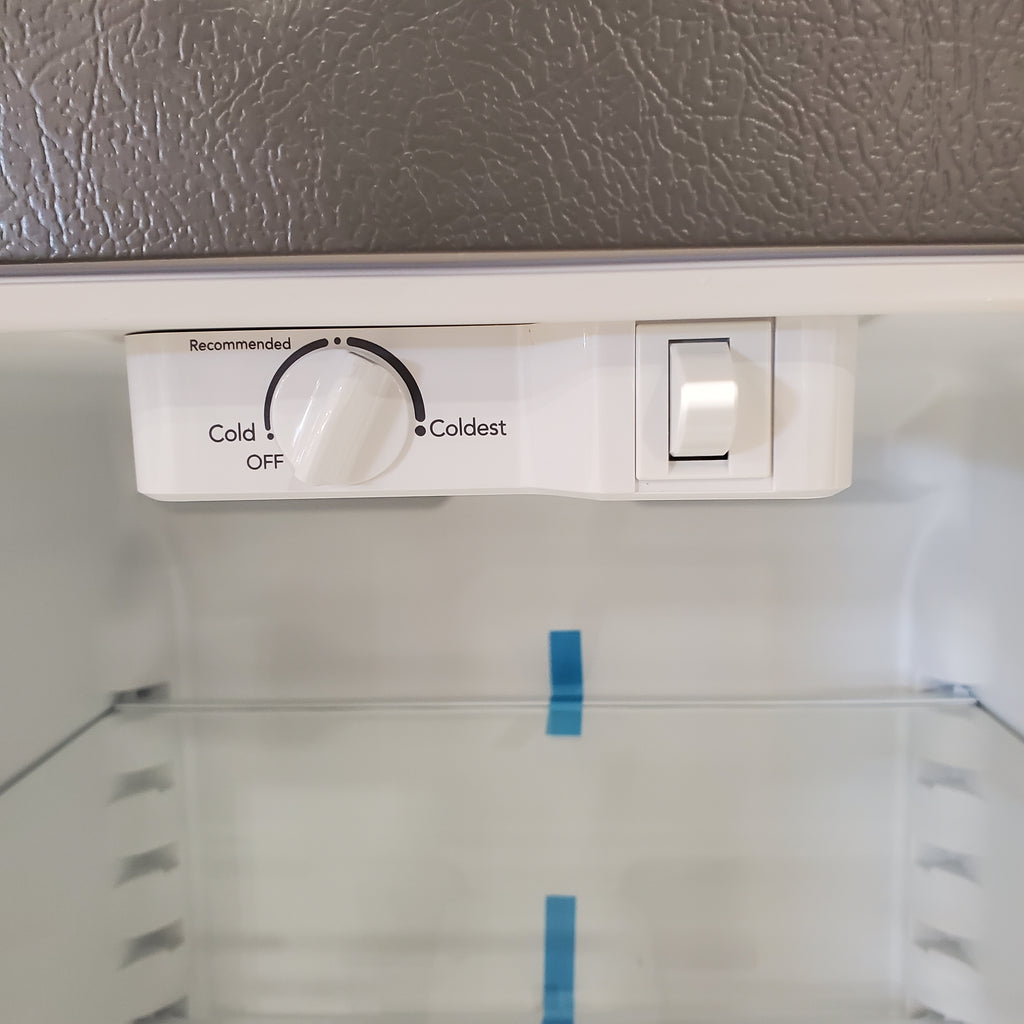 Pictures of Frigidaire 20 Cu. Ft. Garage Ready Top Freezer Refrigerator in Stainless Steel 3SD992 - FFHT2022AS - Scratch & Dent (Minor) - Neu Appliance Outlet - Discount Appliance Outlet in Austin, Tx