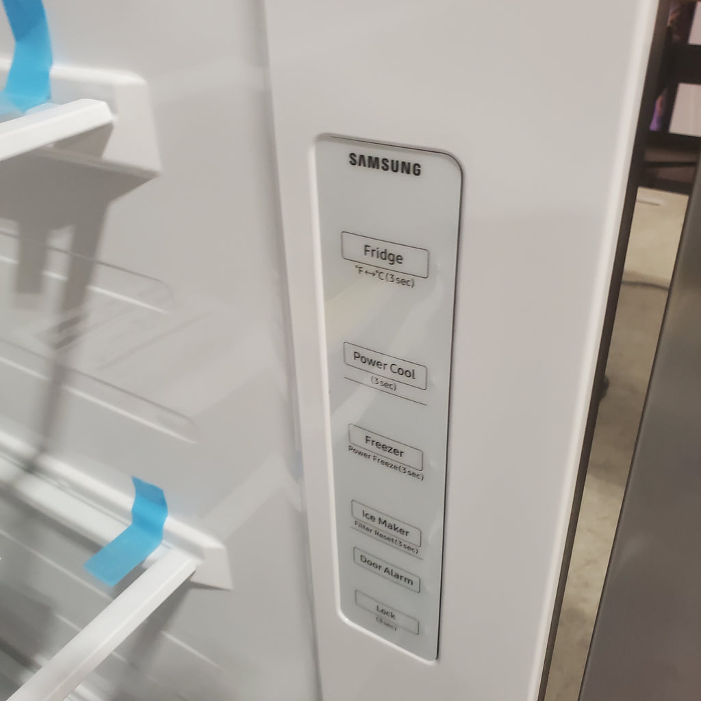 Pictures of Samsung 27.4-cu ft Side-by-Side Refrigerator with Ice Maker in Fingerprint Resistant Stainless Steel 4SD414 - RS27T5200SR - Scratch & Dent (Moderate) - Neu Appliance Outlet - Discount Appliance Outlet in Austin, Tx