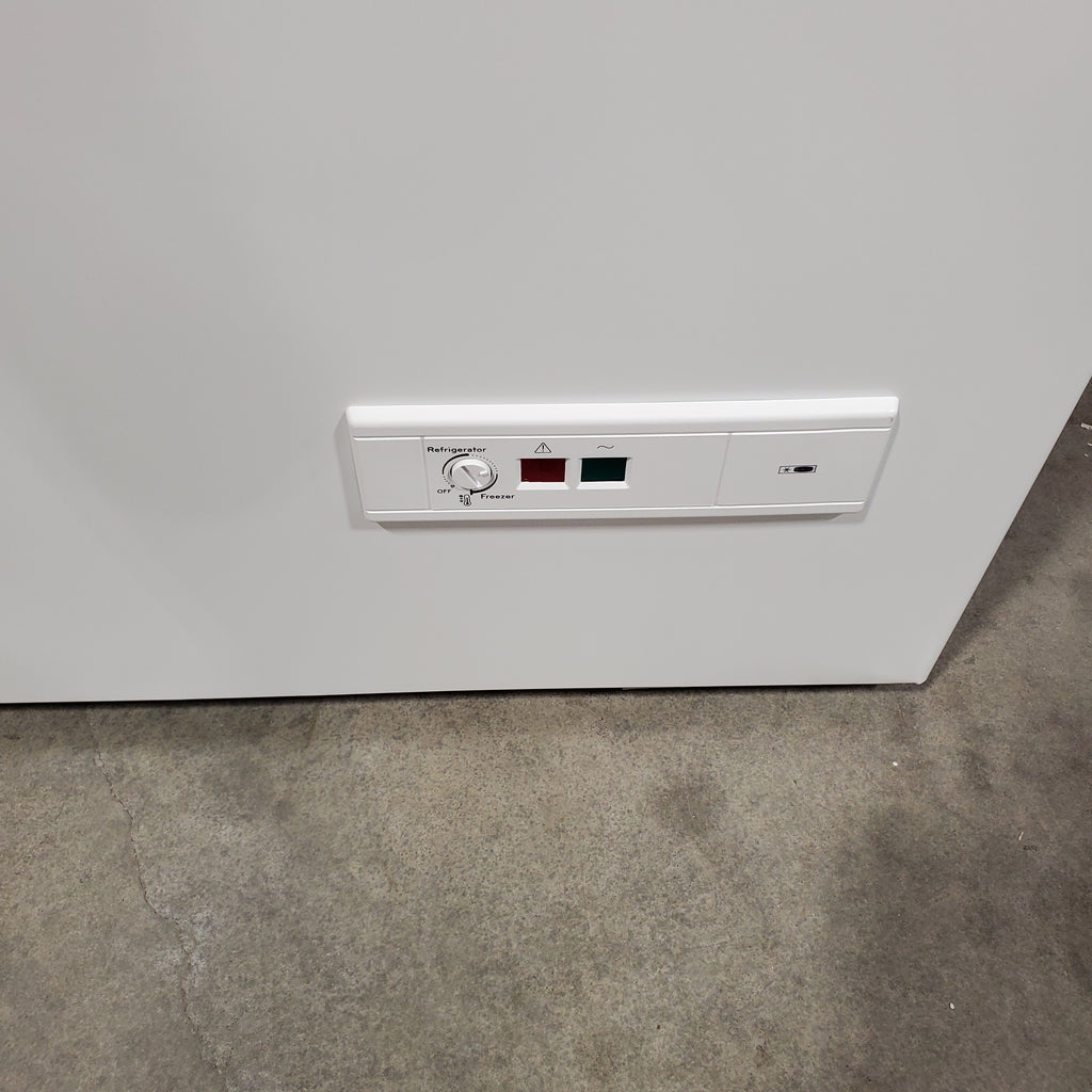 Pictures of Maytag 16 cu. ft. Chest Freezer in White 30131SD53 - MZC5216LW - Open Box - Neu Appliance Outlet - Discount Appliance Outlet in Austin, Tx