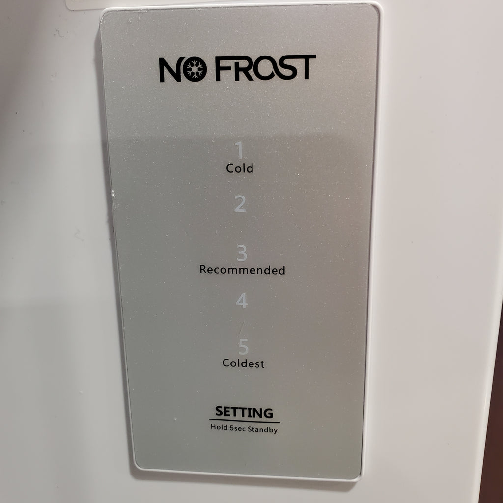 Vissani 18 cf Top Freezer Refrigerator-Stainless Look-E*Star-Garage Ready 25139SD775 - VRT180P3AVE - Scratch & Dent (Moderate)