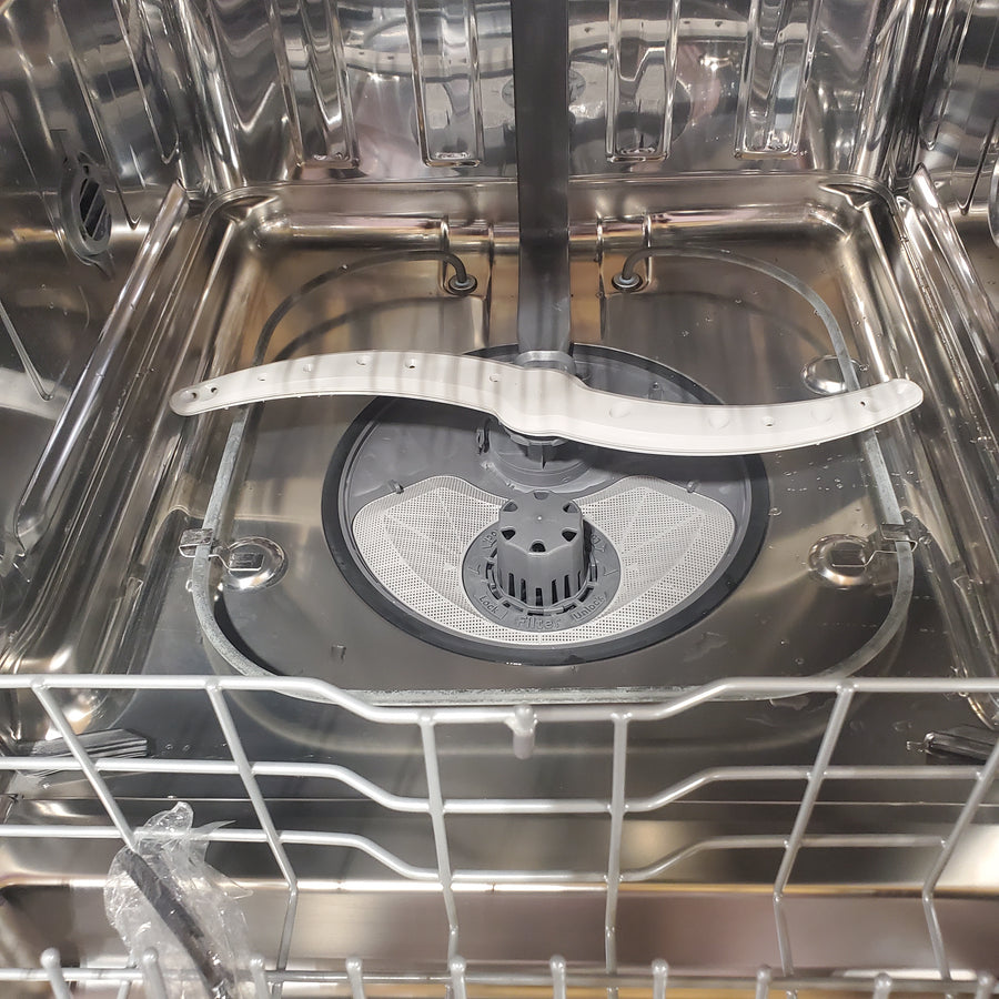 GE ENERGY STAR Fingerprint Resistant Top Control with Stainless Steel Interior Dishwasher with Sanitize Cycle 251310SD910 - GDT650SYVFS - Scratch & Dent (Minor)