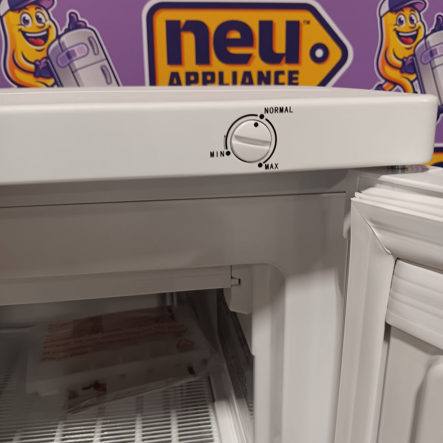 Frigidaire White 22 Inch Upright 6 Cu. Ft. Freezer with Manual Defrost FFUM0623AW - Open Box