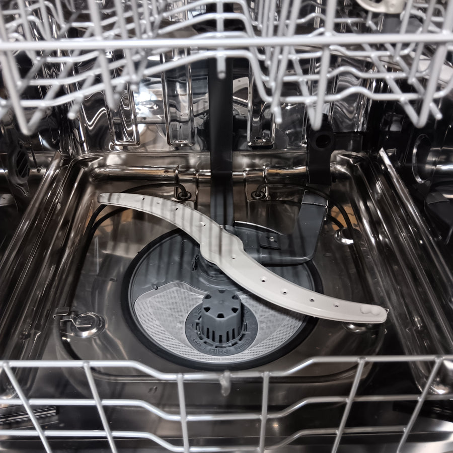 GE® Fingerprint Resistant Stainless Steel ENERGY STAR® Top Control with Stainless Steel Interior Dishwasher with Sanitize Cycle 05121SD88 - GDT670SYVFS  - Scratch & Dent (Minor)