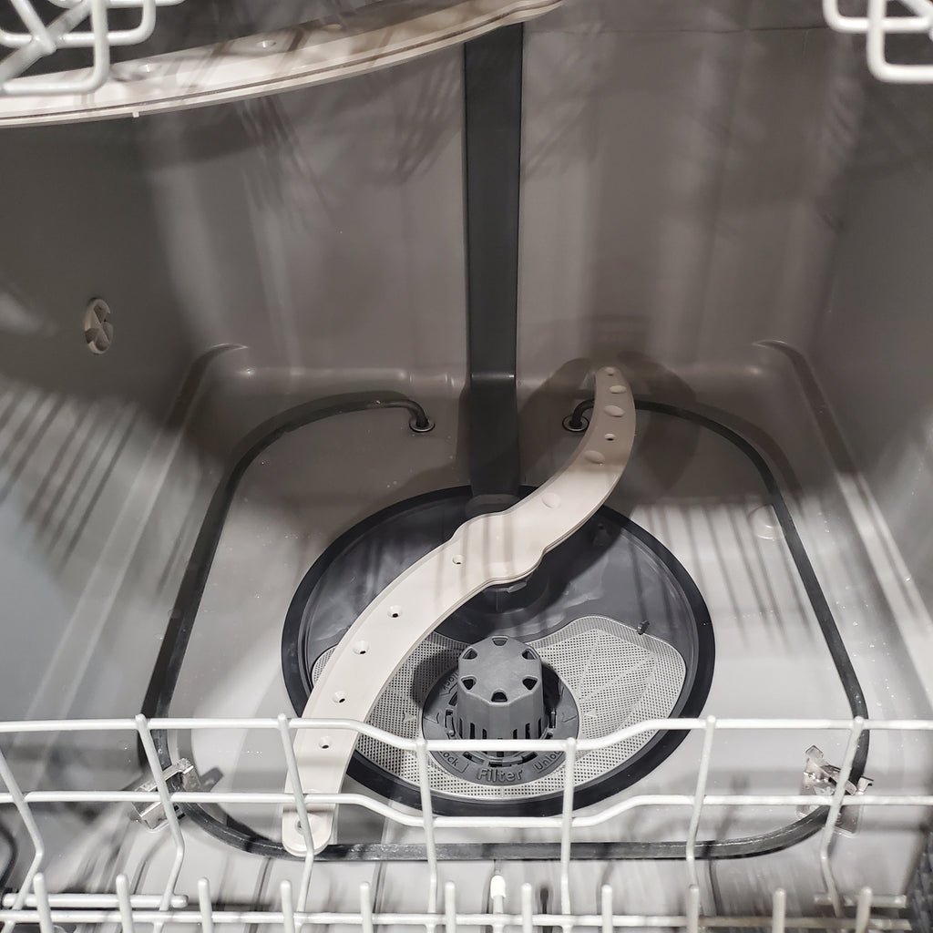 Pictures of GE® ENERGY STAR® Dishwasher with Front Controls in White 25134SD481 - GDF460PGTWW - Open Box - Neu Appliance Outlet - Discount Appliance Outlet in Austin, Tx
