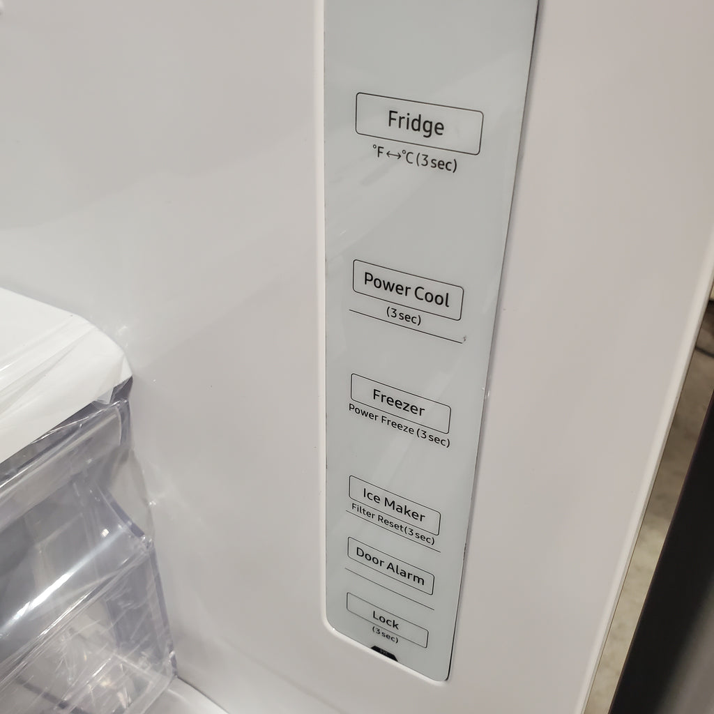 Samsung 28 cu. ft. Large Capacity 3-Door French Door Refrigerator in Stainless Steel 4SD424 - RF28T5001SR - Scratch & Dent (Minor)