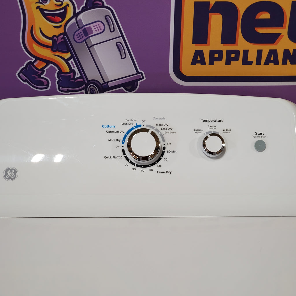 GE 6.2 cu. ft. Capacity Gas Dryer with Up To 120 ft. Venting and Shallow Depth in White GTX33GASKWW - Scratch& Dent (Minor)
