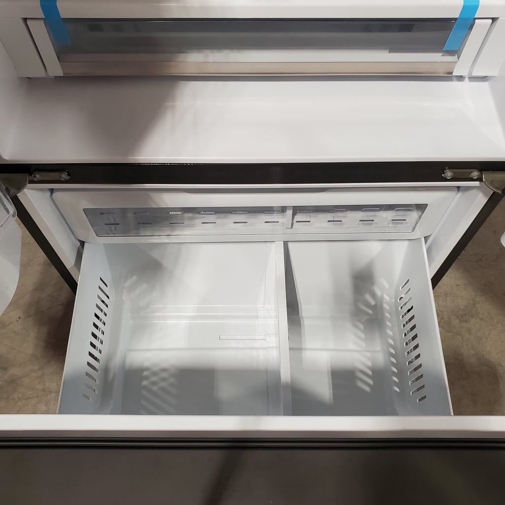 GE Cafe 27.8-cu ft French Door Refrigerator with Ice Maker, Water and Ice Dispenser ENERGY STAR in Stainless Steel 31131SD21 - CFE28TSHSS - Scratch & Dent (Minor)