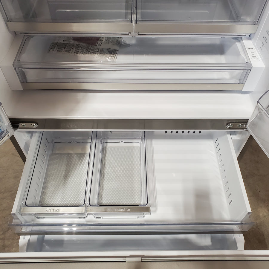 LG 26 cu. ft. Counter-Depth French Door Refrigerator in Stainless Steel with Mirror InstaView™ 22131SD94 - LRYKC2606S - Scratch & Dent (Minor)