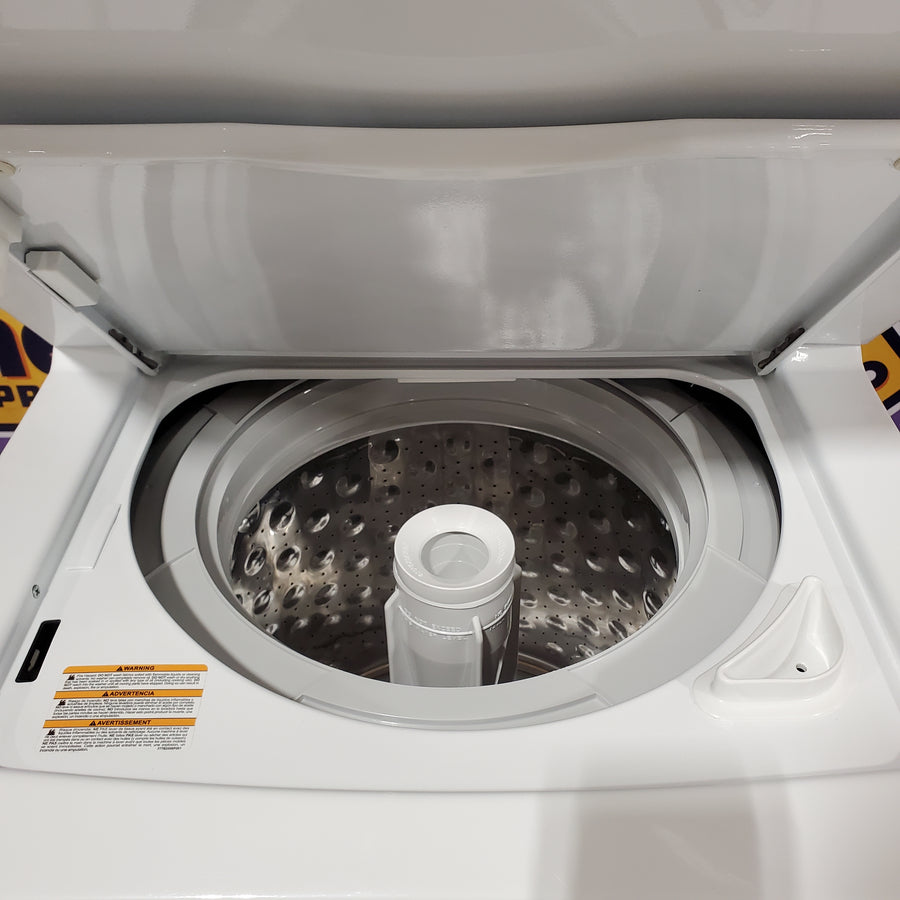 GE 24 in.  Spacemaker 2.3 cu. ft. Washer and 4.4 cu. ft. Gas Laundry Center with Stainless Steel Wash Basket GUD24GSSMWW - Scratch & Dent (Minor)