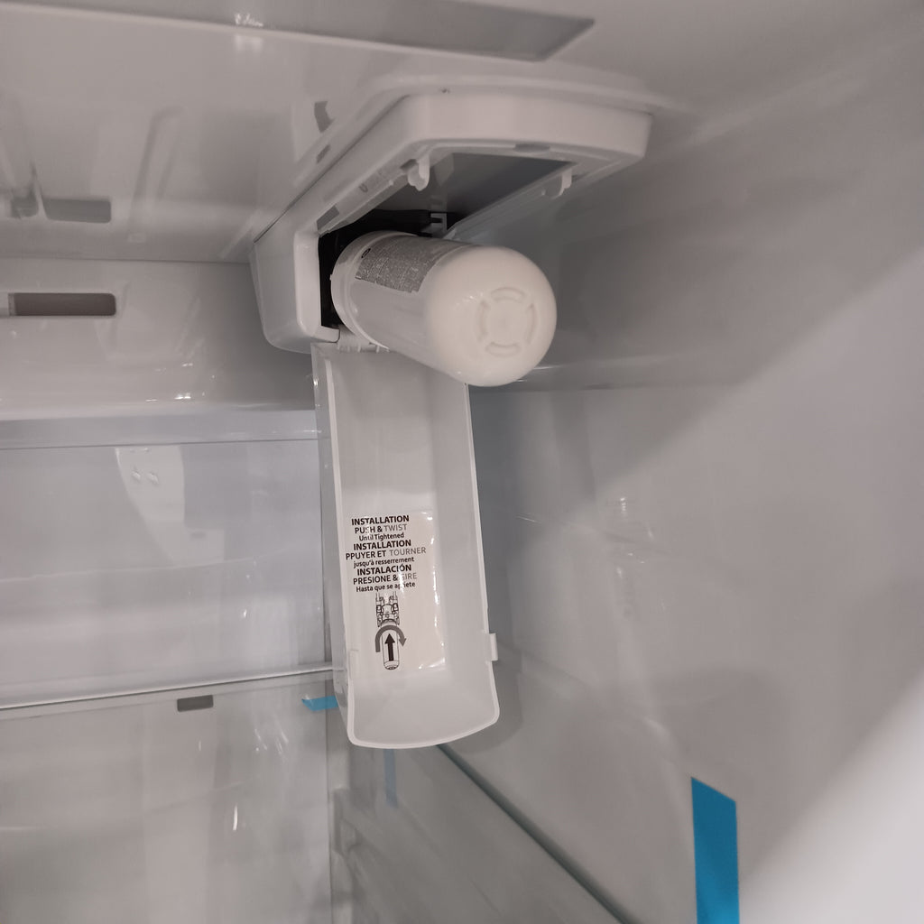 LG 27 cu. ft. Standard-Depth, Side-by-side Refrigerator, with Ice and Water and Bar Handle Design 7SD552 - LS27T3230S - Open Box